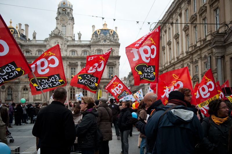 
Lors d'un rassemblement contre la réforme des rythmes scolaires, le 14 novembre, à Lyon. © Marion Parent
