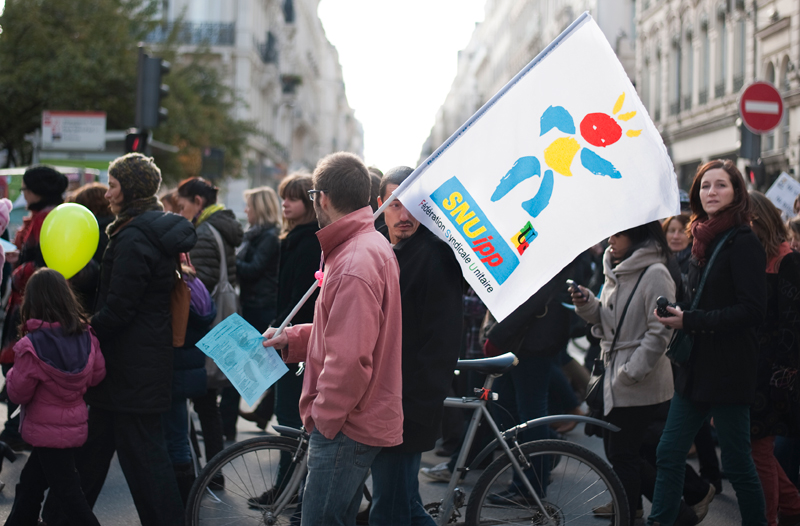 
Lors d'un rassemblement contre la réforme des rythmes scolaires, le 14 novembre, à Lyon. © Marion Parent

